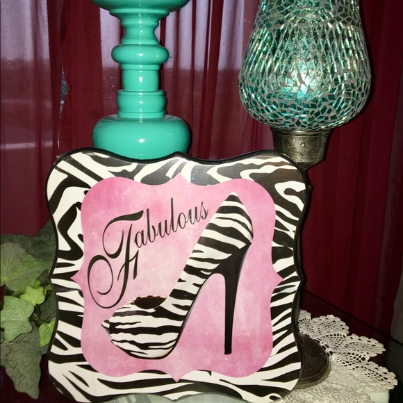 Meet your Posher, April 👋 - Picture 2 of 2